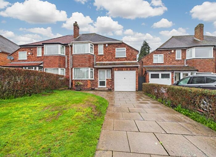 3 Bedroom Semi Detached House For Sale In Eastleigh Croft, Walmley, Sutton Coldfield, B76