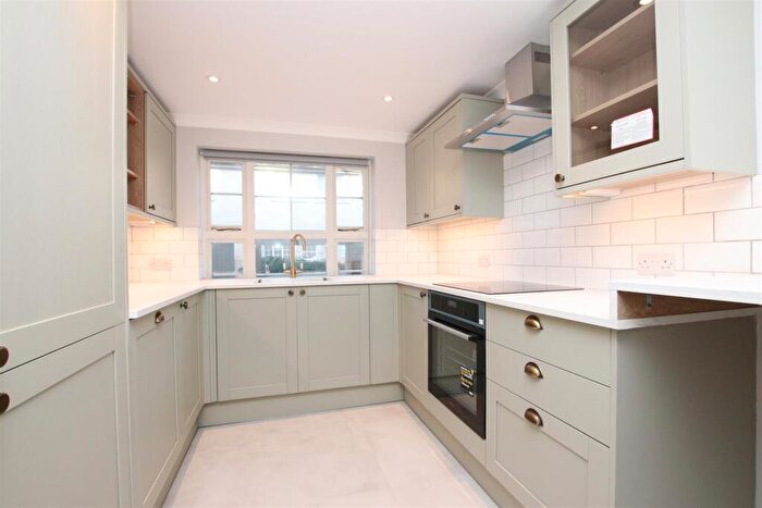 3 Bedroom House To Rent In Circus Mews, Bath, BA1