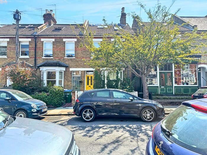 3 Bedroom Property For Sale In Fulwell Road, Teddington, Greater London, TW11