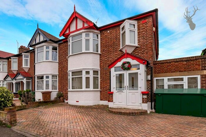 4 Bedroom Property To Rent In Richmond Crescent, London E4