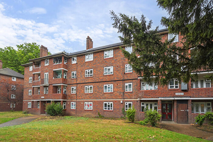 2 Bedroom Apartment For Sale In Ravens Way, Lee, SE12