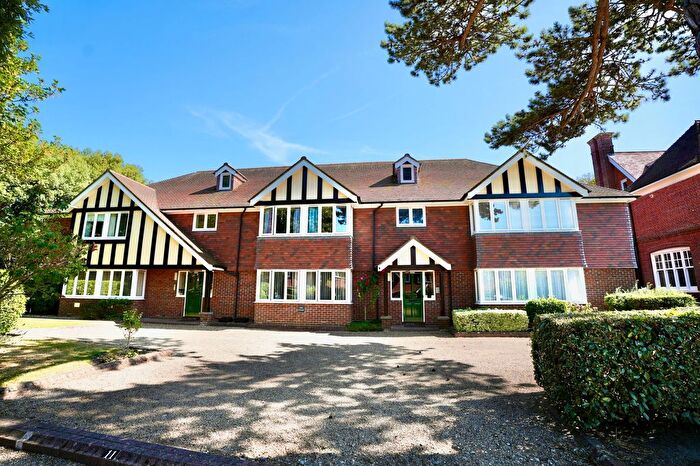 2 Bedroom Flat To Rent In Cliff Avenue, Grange Court Cliff Avenue, NR27