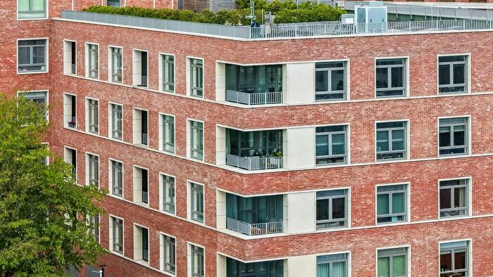 2 Bedroom Penthouse For Sale In Grosvenor Road, St. Albans, AL1