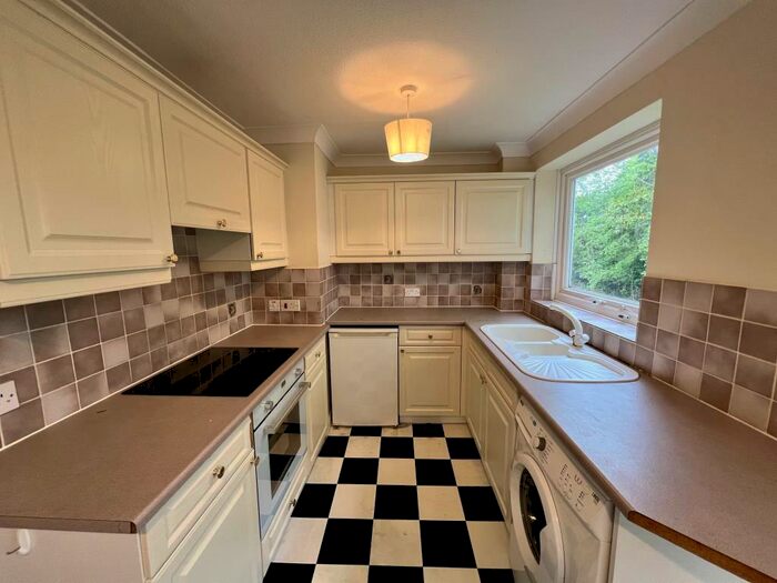2 Bedroom Maisonette To Rent In Wokingham Road, Bracknell, RG42