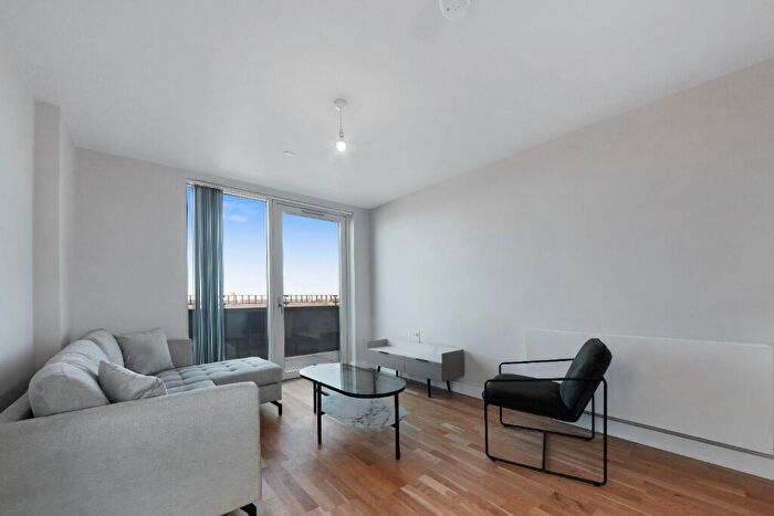 2 Bedroom Flat To Rent In The Oakwood, Colina Road, London, N15