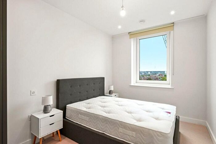 2 Bedroom Flat To Rent In Brill Place, London, NW1