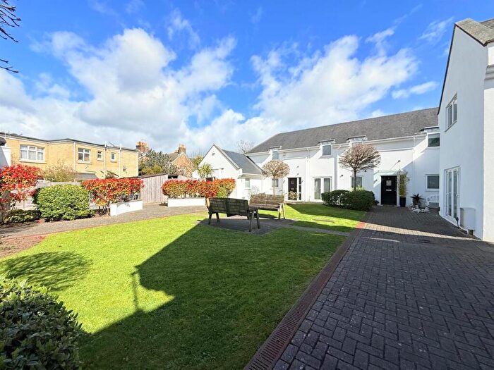 2 Bedroom House For Sale In Commercial Road, Poole, BH14