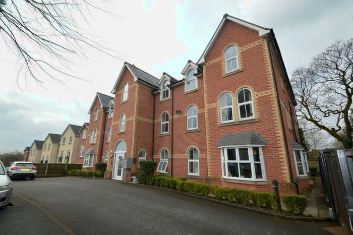 2 Bedroom Flat To Rent In Oakhurst Gardens, Prestwich, Manchester, M25