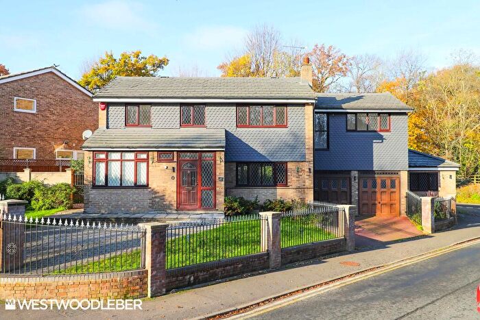 5 Bedroom Detached House To Rent In Sheredes Drive, Hoddesdon, EN11