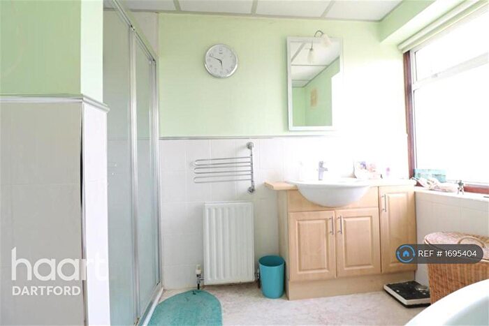 3 Bedroom Terraced House To Rent In Colyers Lane, Erith, DA8