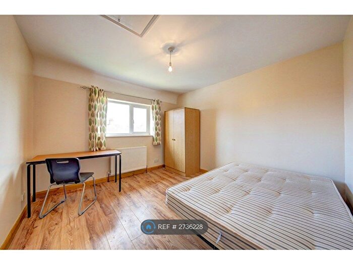 6 Bedroom End Terrace House To Rent In Addison Gardens, Kingston Upon Thames, KT5