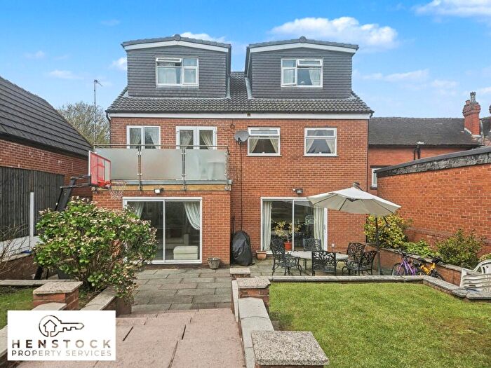 6 Bedroom Link Detached House For Sale In Manchester New Road, Middleton, Manchester, M24