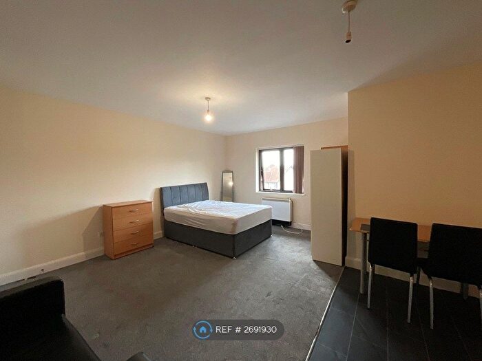 Studio To Rent In Burlington Court, Slough, SL1