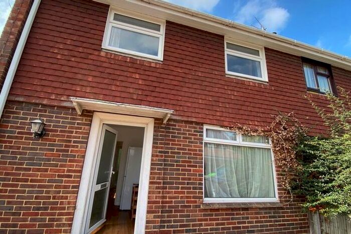 3 Bedroom Property To Rent In Princes Way, Canterbury CT2