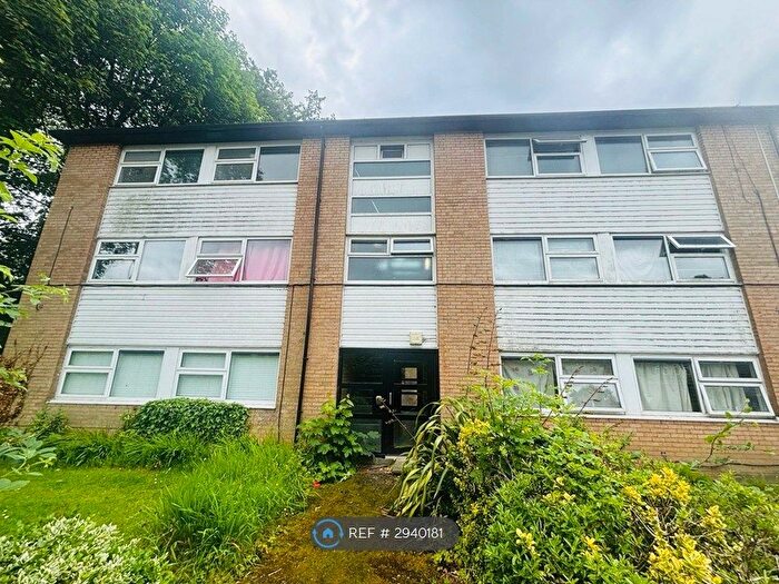 2 Bedroom Flat To Rent In Sedgley Park Road, Manchester, M25