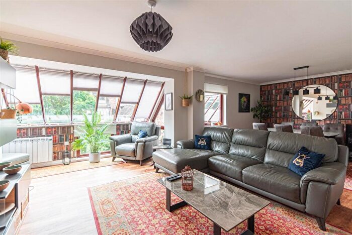 2 Bedroom Flat To Rent In Peppercorn Court, Quayside, Newcastle Upon Tyne, NE1