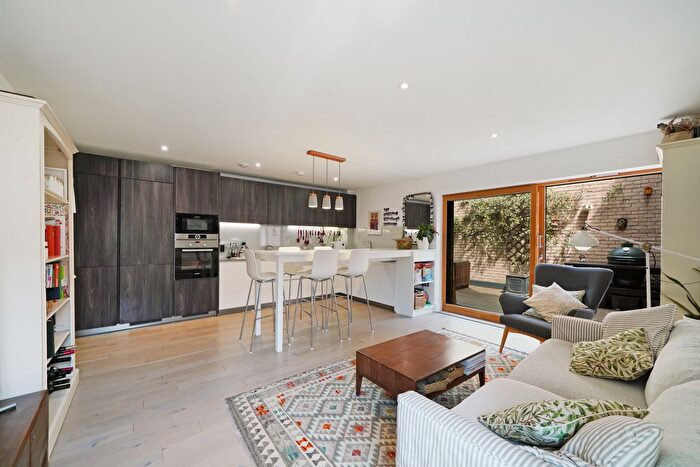 2 Bedroom Flat For Sale In Vinery Way, W6