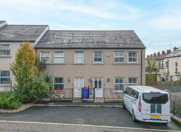 3 Bedroom End TownHouse For Sale In Riverside Manor, Antrim, BT41