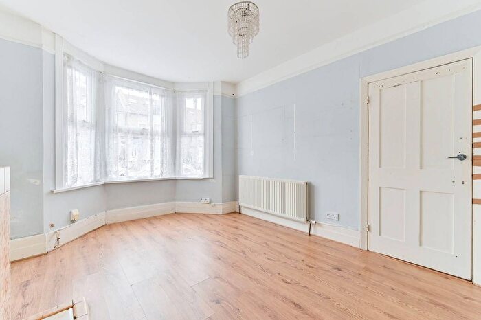 3 Bedroom Terraced House For Sale In Haslemere Road, Thornton Heath, CR7