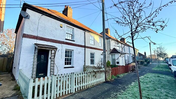 3 Bedroom Semi Detached House For Sale In May Avenue, Lymington, Hampshire, SO41