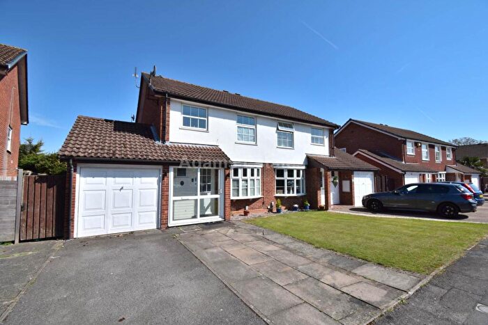 3 Bedroom Semi-Detached House To Rent In Chittering Close, Reading, RG6