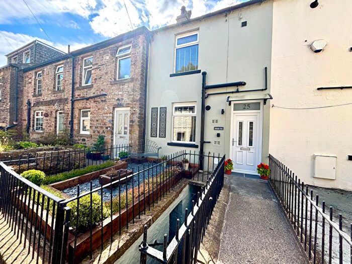3 Bedroom Terraced House For Sale In Main Street, Farnhill, BD20