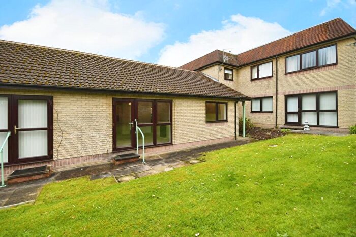 2 Bedroom Bungalow To Rent In High Street, Old Whittington, S41