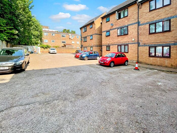 1 Bedroom Apartment To Rent In Elizabeth Court, Chapel Street, Luton, Bedfordshire, LU1