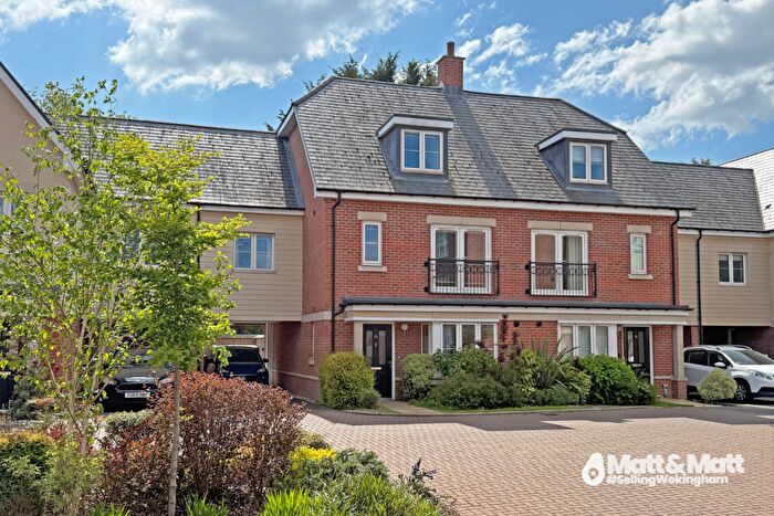 4 Bedroom Semi-Detached House For Sale In Morris Close, Wokingham, Berkshire, RG41