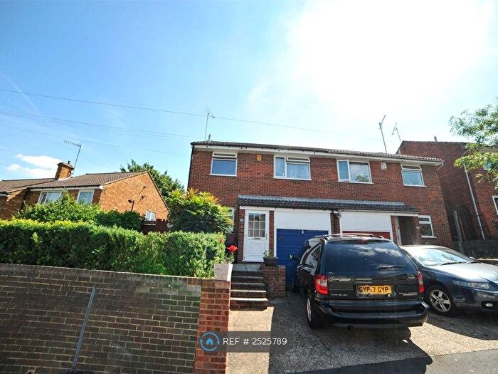 4 Bedroom Semi-Detached House To Rent In Heron Hill, Belvedere, DA17