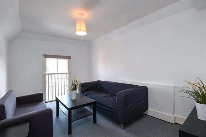 3 Bedroom Apartment To Rent In Bridge Street, Reading, Berkshire, RG1