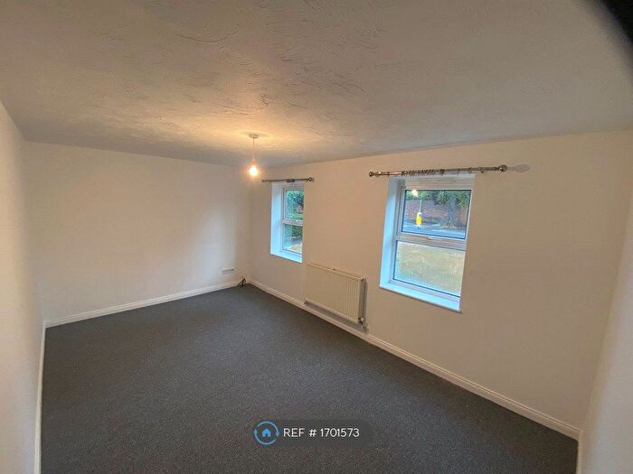 2 Bedroom Flat To Rent In Michaelmas Court, Gloucester, GL1
