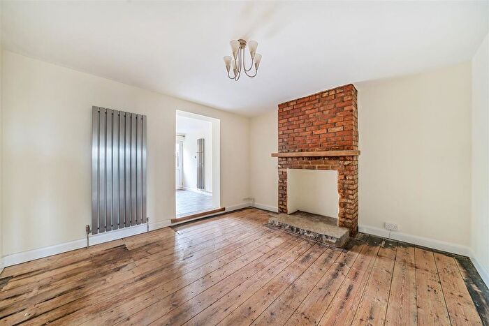 2 Bedroom End Of Terrace House To Rent In Broadshard, Crewkerne, TA18