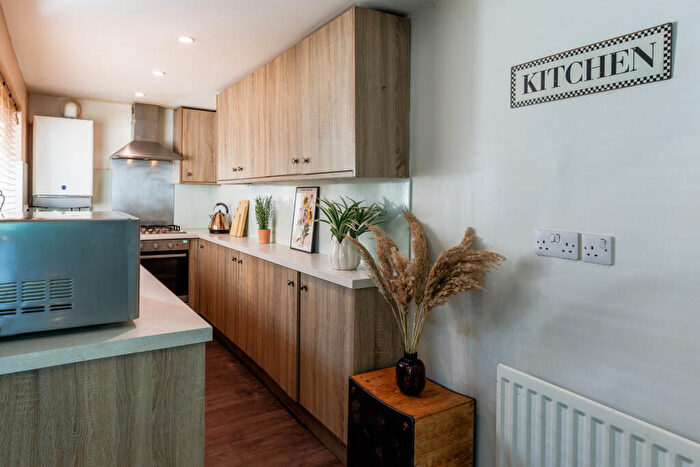 6 Bedroom Terraced House To Rent In Sutton Street, Durham, DH1
