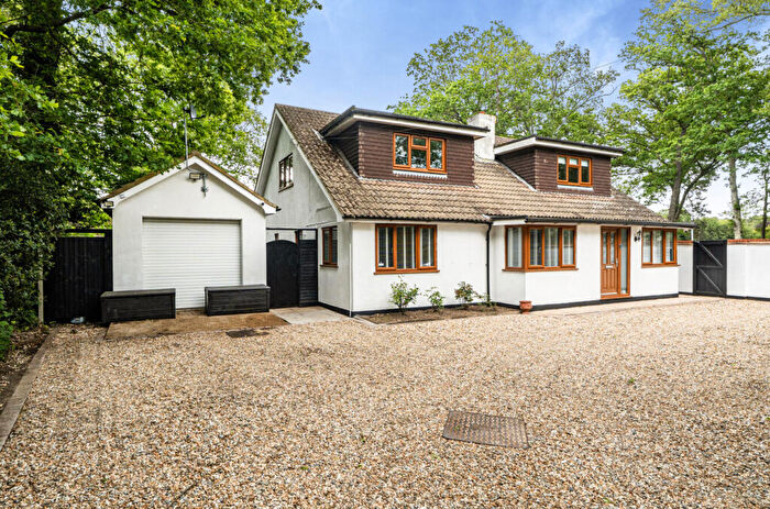 4 Bedroom Detached House For Sale In Park Lane, Finchampstead, Wokingham, RG40
