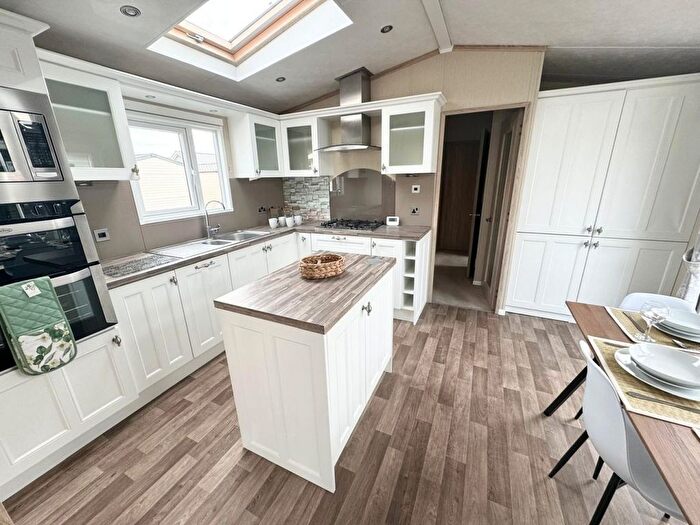 2 Bedroom Park Home For Sale In Vinnetrow Road, Runcton, Chichester, PO20