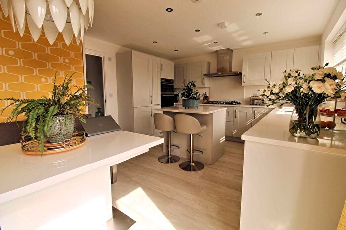 4 Bedroom Detached House For Sale In Biggleswade Road, Potton, Sandy, SG19