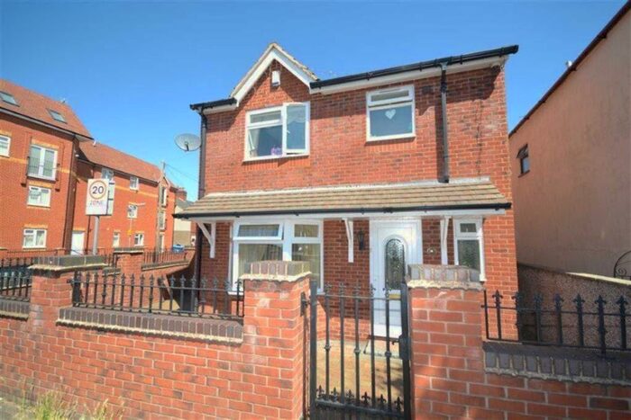 3 Bedroom Detached House To Rent In Arbury Road, Nuneaton, Warwickshire, CV10