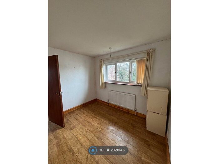 2 Bedroom Semi-Detached House To Rent In Kinsdale Drive, Leicester, LE5