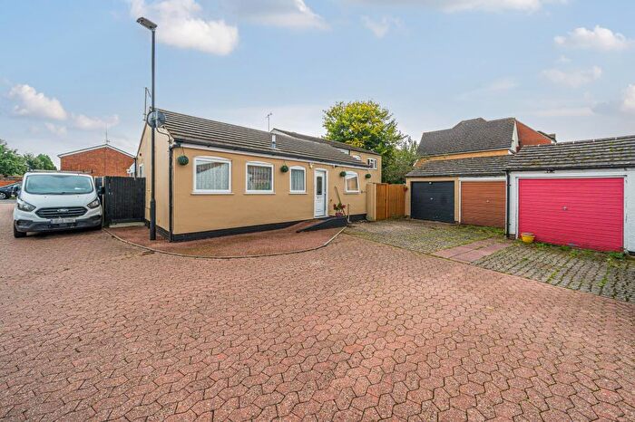 2 Bedroom Detached Bungalow For Sale In Slough, Berkshire, SL1