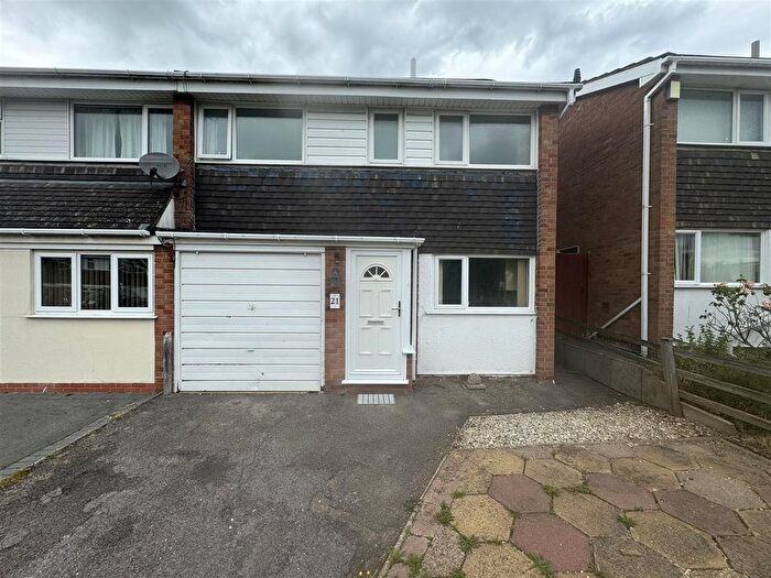 3 Bedroom Semi-Detached House To Rent In Langham Drive, Narborough, Leicester, LE19