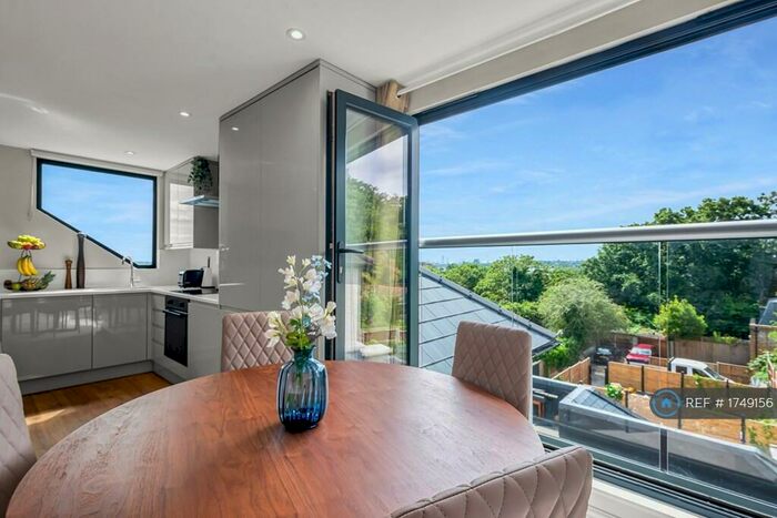 Studio To Rent In Alexandra Park Road, London, N22