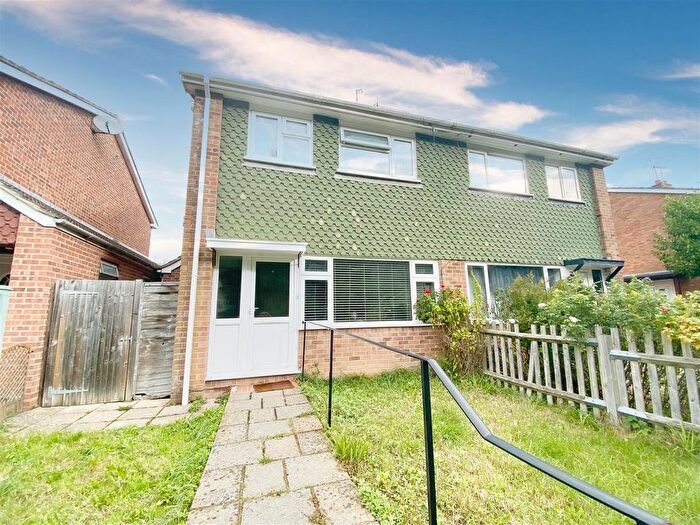 3 Bedroom Semi-Detached House To Rent In Stonehouse Drive, St. Leonards-On-Sea, TN38
