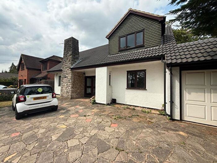 3 Bedroom Detached House To Rent In Park Lane, Broxbourne, EN10