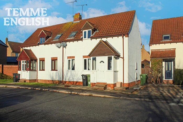 2 Bedroom Semi Detached House For Sale In Heathercroft Road, Wickford, SS11