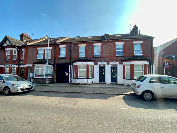 2 Bedroom Apartment To Rent In Reginald Street, Luton, LU2