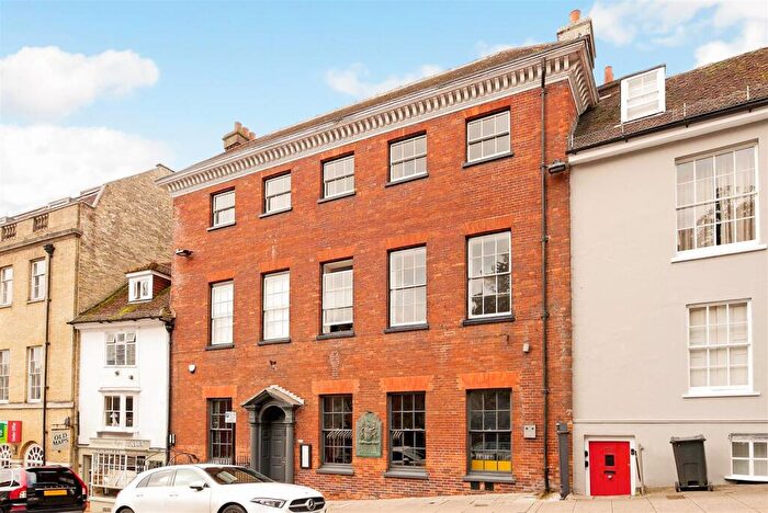 1 Bedroom Flat To Rent In High Street, Arundel, BN18