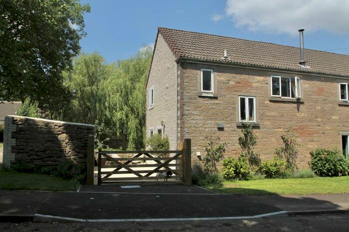 3 Bedroom Semi-Detached House For Sale In Stratton-On-The-Fosse, BA3