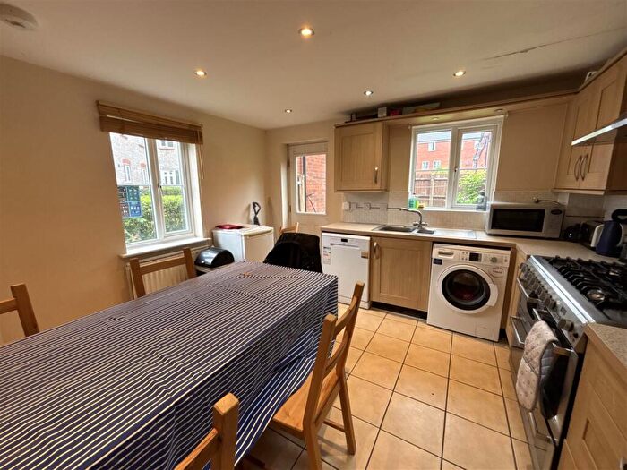 4 Bedroom End Of Terrace House To Rent In Amis Walk, Horfield, BS7