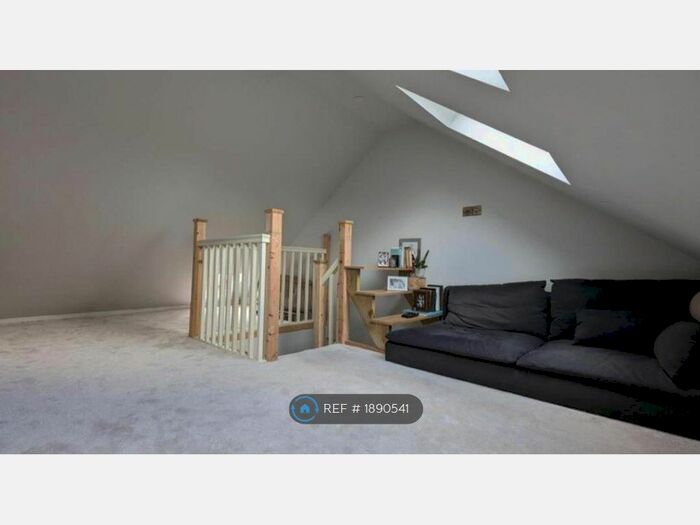 2 Bedroom Terraced House To Rent In Chipping Close, Barnet, EN5